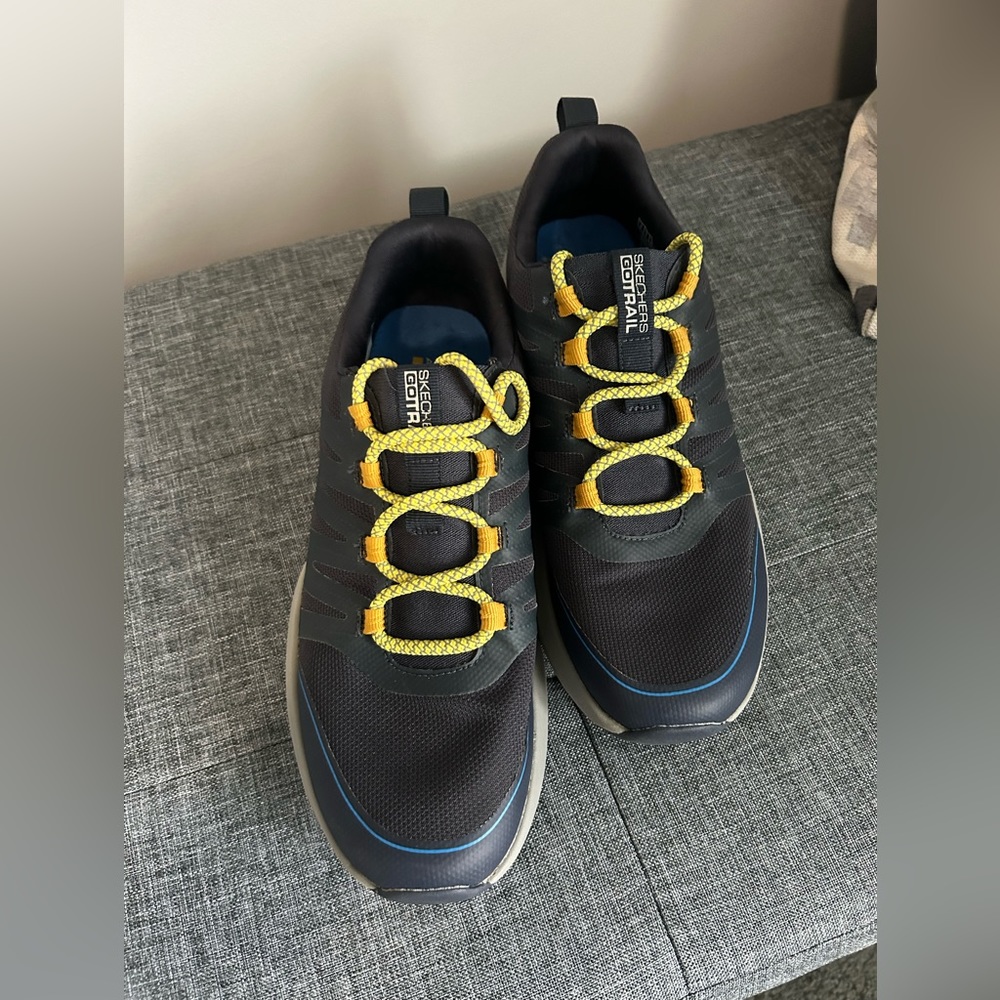 Skechers men’s size 8